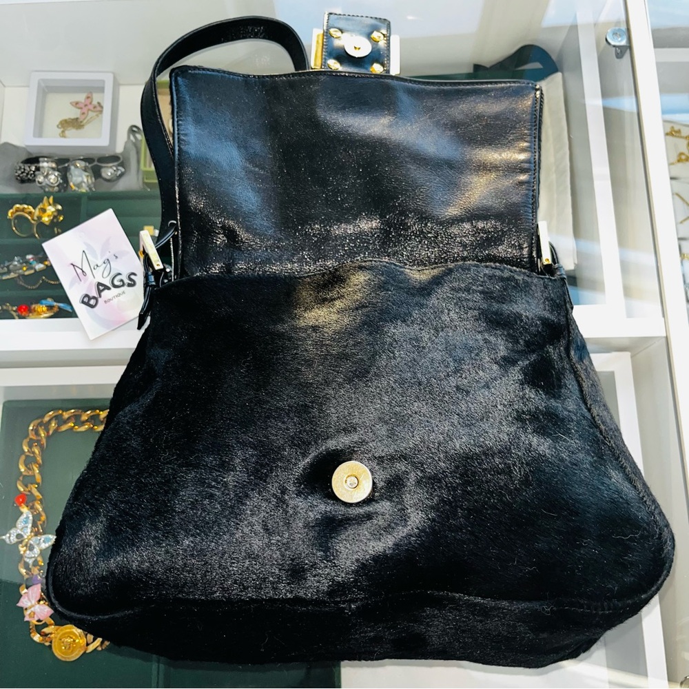 Fendi: Calf Hair Fur Gold FF Logo Mamma Baguette Shoulder Bag (Black) - Picture 7 of 16